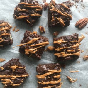 Chocolade brownie met pecannoten (glutenvrij – vegan) - Chocolade Zusjes