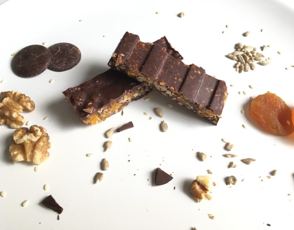 Chocolade energiereep met abrikoos en walnoten - Chocoladezusjes