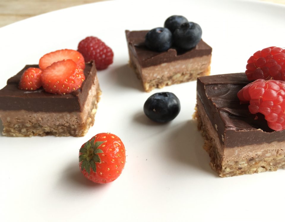 Chocolade no-cheesecake met vers fruit - Chocolade Zusjes